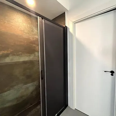 Hall Loft 200m Playa 4 Pers * لقنت